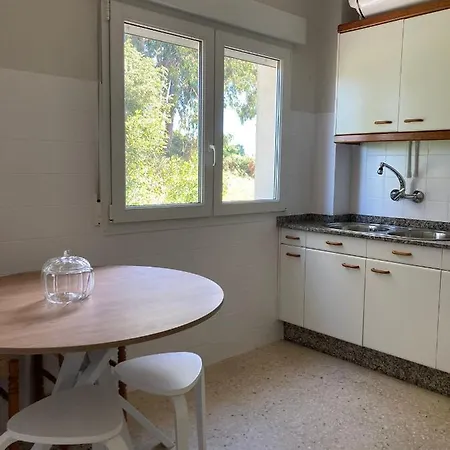 Amplio Y Luminoso Apartamento De 3 Dormitorios Con Vista Mar, A Solo 5 Min Caminando De La Playa Y Del Centro! Apartmán Villanueva De Arosa