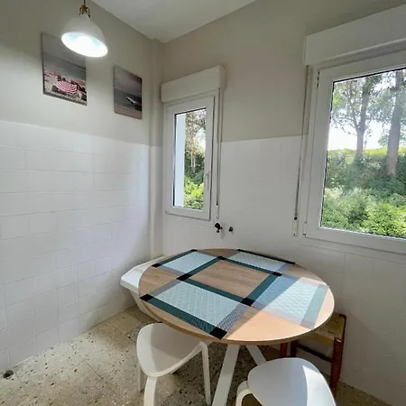 Amplio Y Luminoso Apartamento De 3 Dormitorios Con Vista Mar, A Solo 5 Min Caminando De La Playa Y Del Centro!
